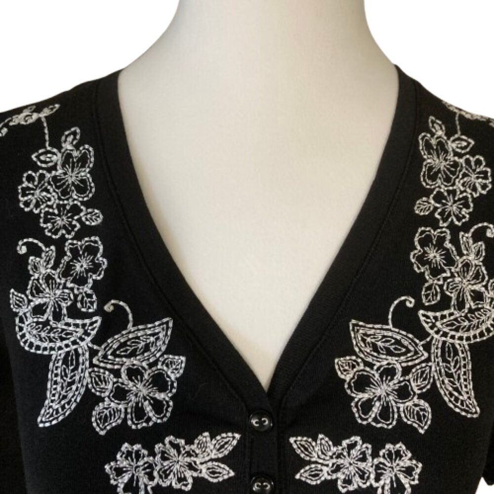 Karen Scott Women's V-Neck Black Cotton Tee Short Sleeves Embellished, sz. Large - Picture 2 of 9